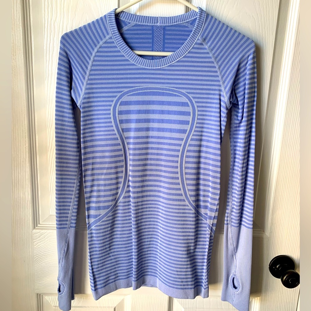 Form fitting workout top.